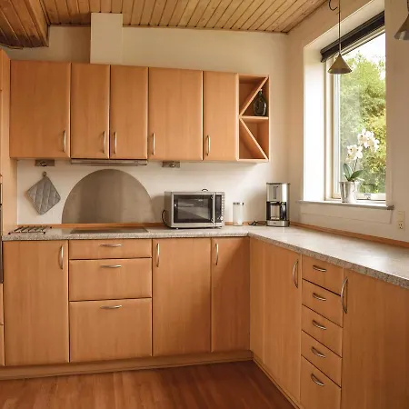 Four-bedroom Holiday In Σπίτι διακοπών Ebeltoft